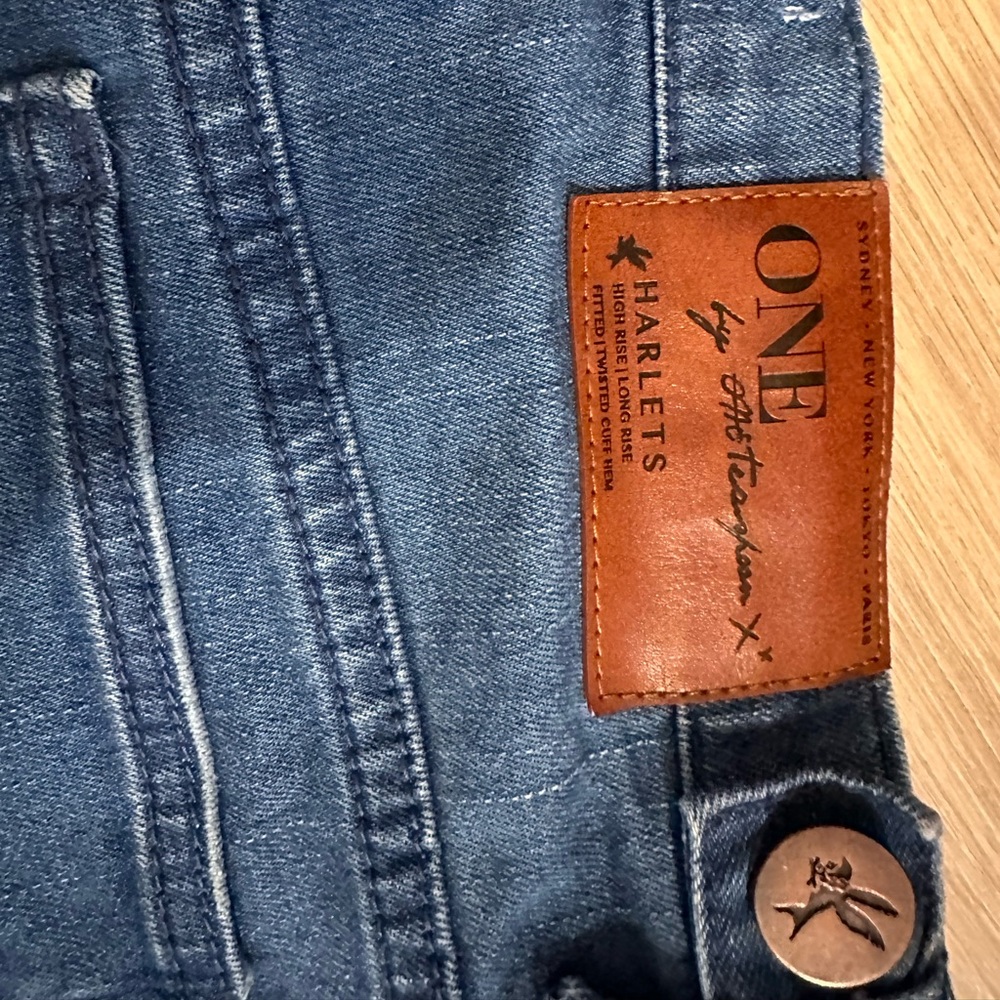 One by One Teaspoon denim shorts size 28; like new! - Picture 5 of 9
